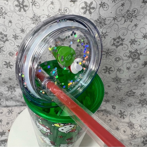 Sanrio Hello Kitty & Joey Christmas Tree Glitter Dome Top 24 Oz Tumbler - Picture 10 of 12